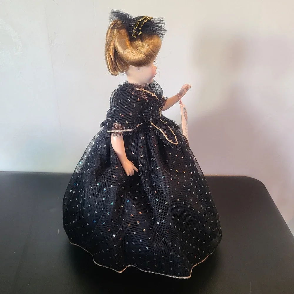 Madame Alexander madame alexander